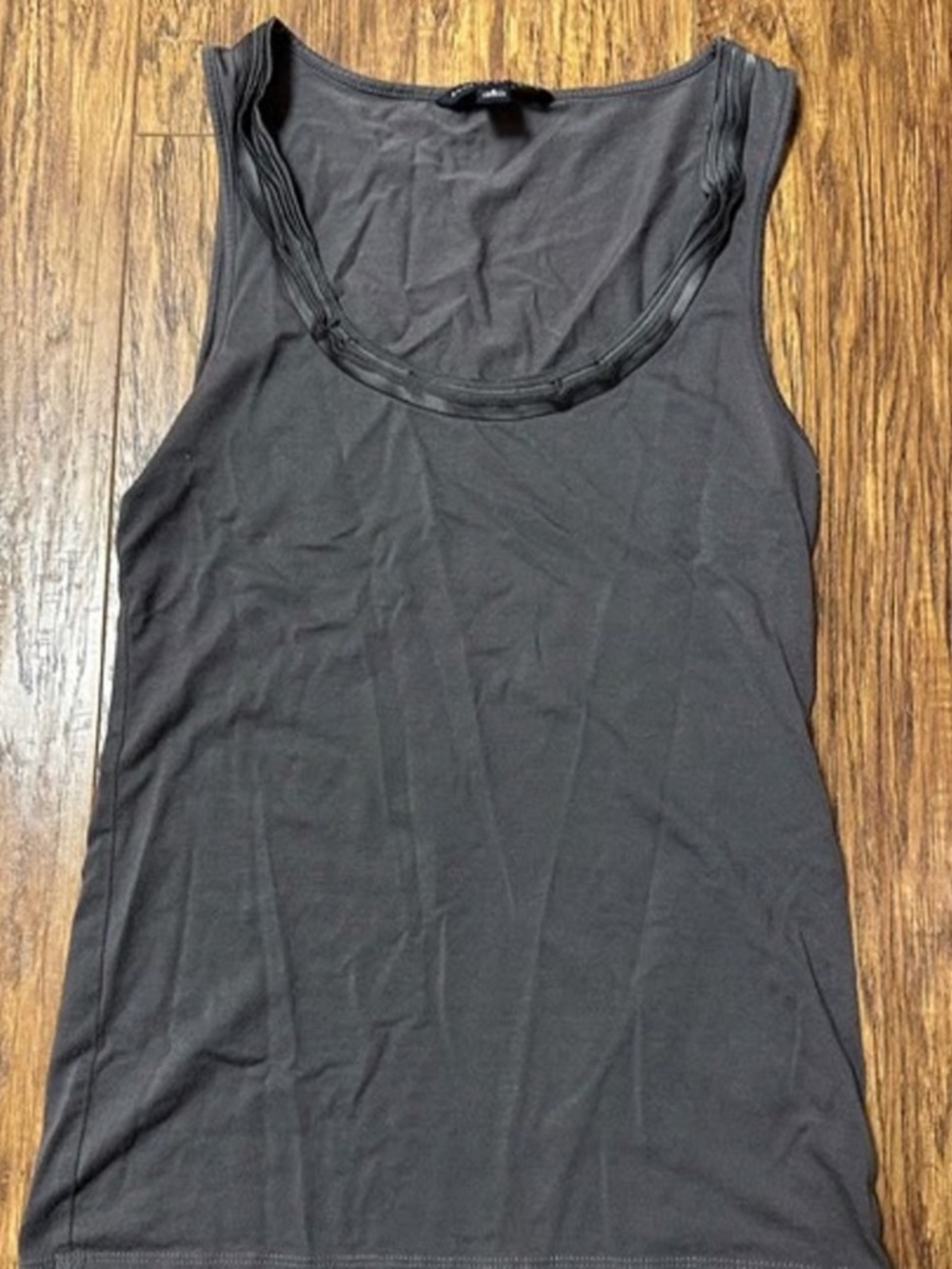 Banana Republic Sleeveless Blouse/Tank Top Silk-like Scoop Neck Grey Size Small
